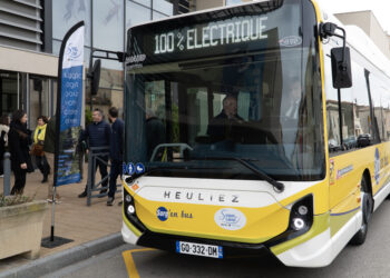 Les Sorgues du Comtat roulent en bus électriques et 100% biocarburant