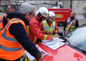 Les pompiers en plein sauvetage des œuvres du Palais des papes