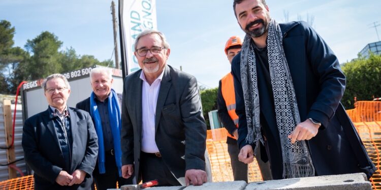 Pose de la première pierre du bâtiment Signal, futur symbole de l’architecture environnementale d’Agroparc