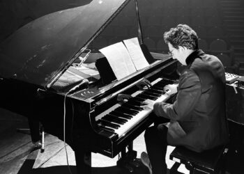 Julien Gelas, la passion au bout des doigts ce jeudi au Théâtre du Chêne Noir