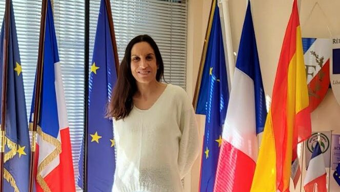 A Vaison-la-Romaine, Varinard, le seul fabricant de drapeaux en Vaucluse, pavoise