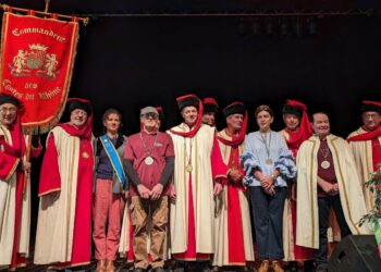Deux Vauclusiens intronisés par la Commanderie des Costes du Rhône au Concours des vins d’Avignon