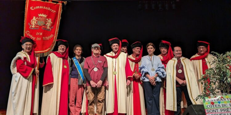Deux Vauclusiens intronisés par la Commanderie des Costes du Rhône au Concours des vins d’Avignon
