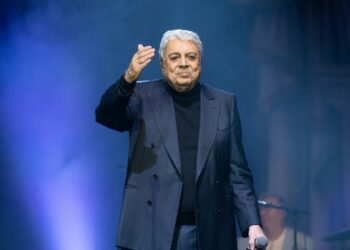 Enrico Macias en infatigable militant de la paix à Confluence spectacles