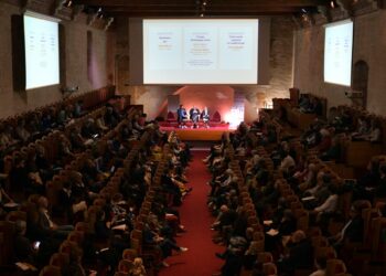 Le drapeau de la culture va flotter sur Avignon pendant un an en 2025