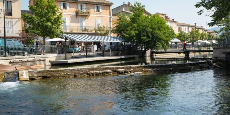 Isle-sur-la-Sorgue : le centre-ville redevient piéton