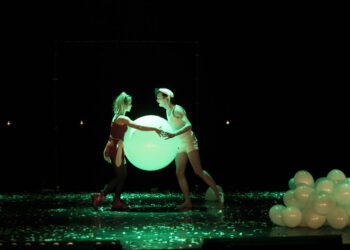 Arlequin poli par l’amour dans une version de Thomas Joly à la Scala Provence