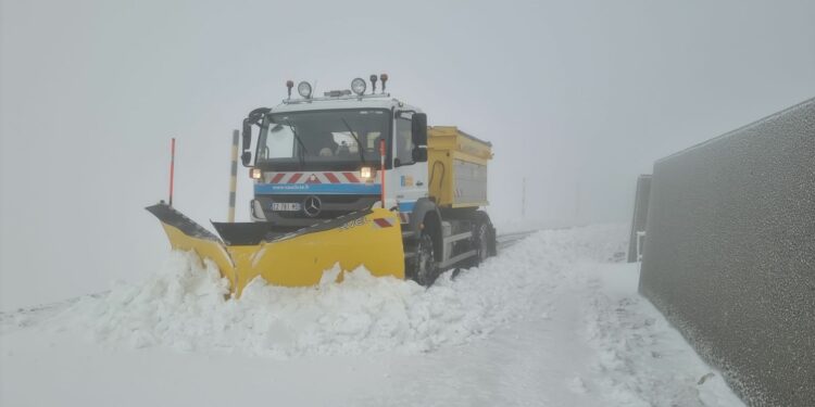 La route vers le sommet du Ventoux côté Sud temporairement fermée à cause de la neige