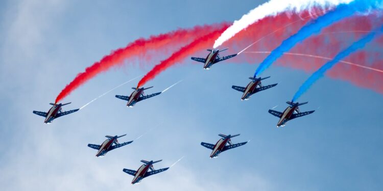 La patrouille de France pour inaugurer la nouvelle piste de la base d’Orange