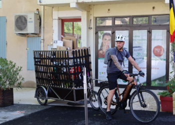Malaucène : La CoVe met un vélo cargo à disposition des commerçants pour collecter les déchets
