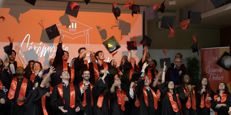 L’Université d’Avignon rend hommage à ses élèves docteurs diplômés