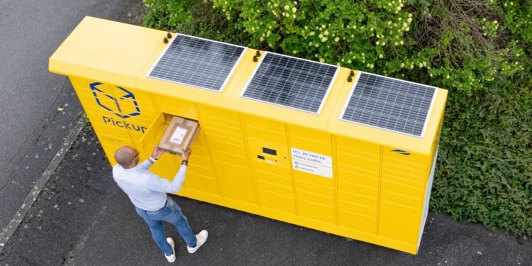 La Poste : Pickup lance un projet de consignes alimentées en énergie solaire pour le retrait de colis