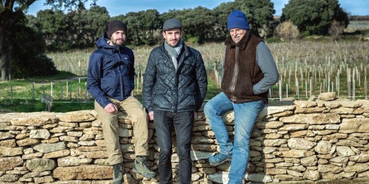 À Châteauneuf-du-Pape, depuis 1695, le Domaine de Beaurenard prend racine avec la même famille