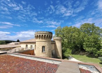 Château de Massillan : luxe, calme et volupté dans un havre de paix 100% zen à Uchaux
