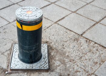 La Ville de Carpentras installe des bornes d’accès à l’entrée de la rue Barjavel