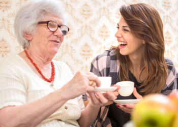 Châteaurenard : un logement étudiant gratuit contre du temps passé avec les seniors, la dernière formule de Domitys