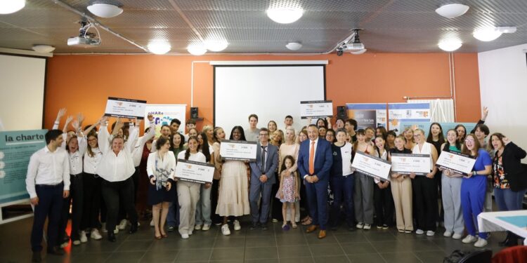 Harcèlement scolaire : la Région Sud remet un prix au lycée de Pertuis