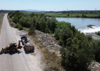 Avignon : opération de dépollution de la Durance par le SMAVD