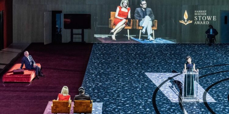 ‘Elizabeth Costello’ dans la Cour d’Honneur, brillante et déroutante autopsie d’une vie