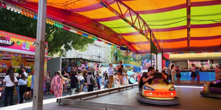 Cavaillon : les forains s’installent pour la Fête de la Saint-Gilles