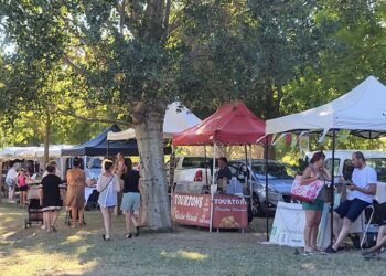 Ultime soirée pour découvrir le marché du soir de Beaulieu sur la plage du lac de Monteux 
