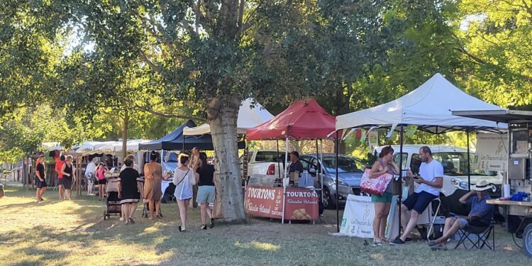Ultime soirée pour découvrir le marché du soir de Beaulieu sur la plage du lac de Monteux