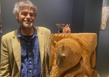 Retour de voyage, le sculpteur en arbre Marc Nucera est à la Maison sur la Sorgue