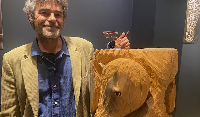 Retour de voyage, le sculpteur en arbre Marc Nucera est à la Maison sur la Sorgue