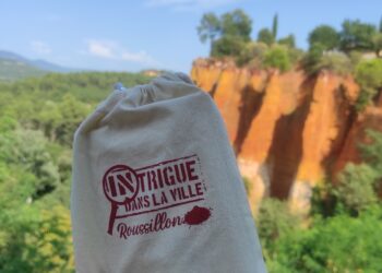 Roussillon accueille son Intrigue dans la ville