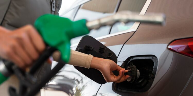 Quels pays prévoient d’interdire les voitures à essence ?