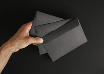 Les trois enveloppes