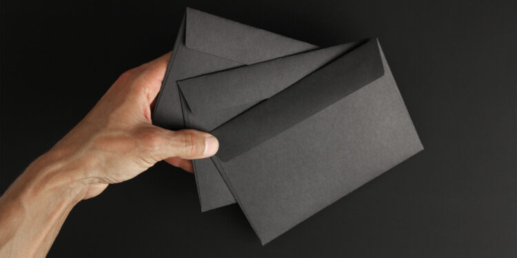 Les trois enveloppes