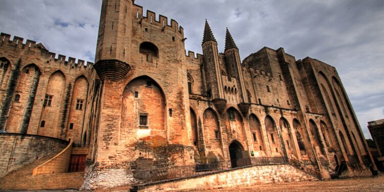 Palais des papes, 7 siècles d’histoires