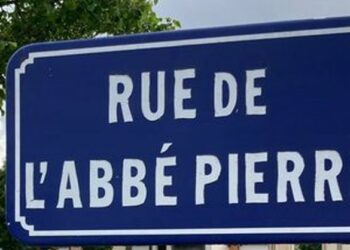 La ville d’Apt retire une plaque portant le nom ‘Abbé Pierre’