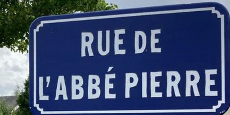 La ville d’Apt retire une plaque portant le nom ‘Abbé Pierre’