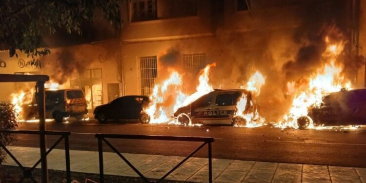 Réactions en chaine après l’incendie volontaire au commissariat de Cavaillon