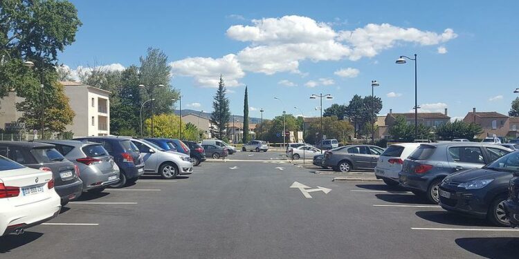 La Ville de L’Isle-sur-la-Sorgue continue la mise en place de son nouveau plan de stationnement
