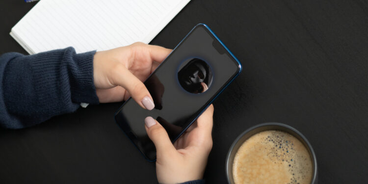 Escroquerie bancaire par spoofing téléphonique : la cour de cassation dédouane le client