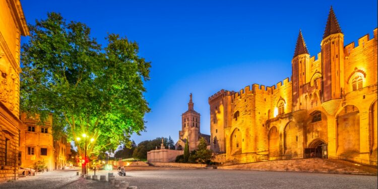 Palais des Papes : plus de 300 000 recherches mensuelles sur le net