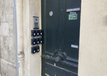 Les règles pour les locations touristiques font débat