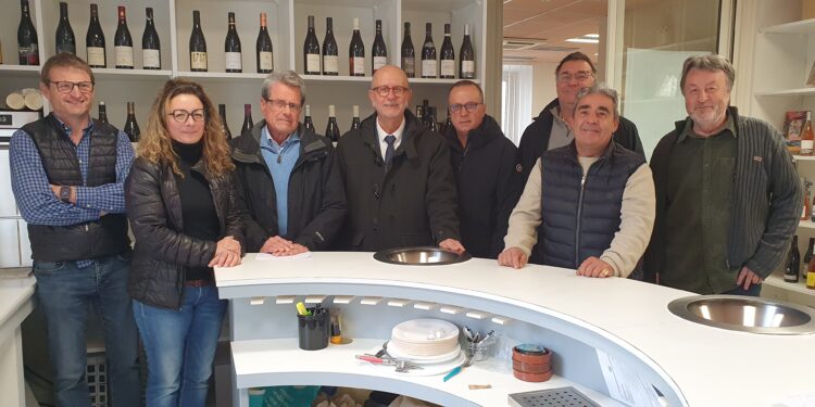 Crise viticole, les sénateurs Lucien Stanzione, Alain Milon et Jean-Baptiste Blanc montent au créneau