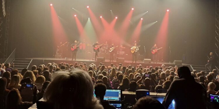Chico & les Gypsies mettent le feu à la salle Confluence Spectacles d’Avignon