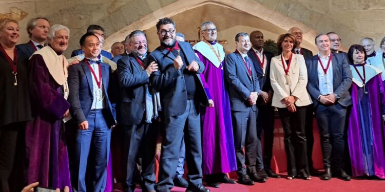 358e Chapitre de l’Échansonnerie de Châteauneuf-du-Pape à Avignon dans la majestueuse Salle du Conclave