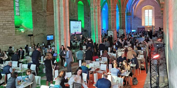 Le Palais des Papes accueille des tours opérateurs du monde entier avec le Comité Régional du Tourisme PACA