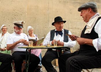 Théâtre et vin chaud pour la veillée calendale de Saignon