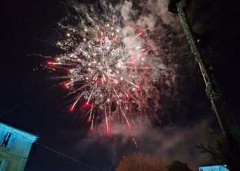 Mazan célèbre les fêtes de fin d&rsquo;année avec un marché de Noël et un feu d&rsquo;artifice