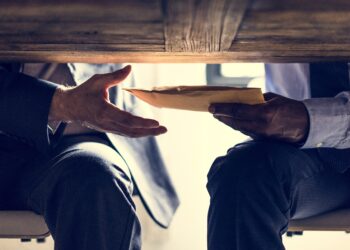 Atteintes à la probité : enfin un guide pratique communal pour mieux gérer les risques