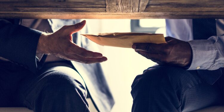 Atteintes à la probité : enfin un guide pratique communal pour mieux gérer les risques