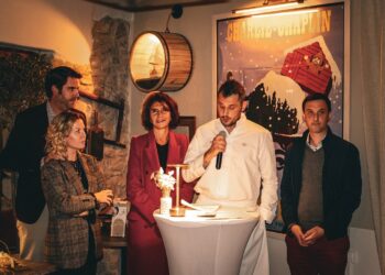 Gordes : le chef de La Ferme de la Huppe reçoit sa plaque de Maître Restaurateur
