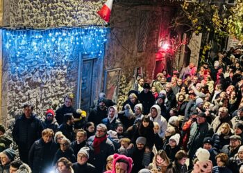 Vieux village des Angles, vague de visiteurs pour la fête des lumières
